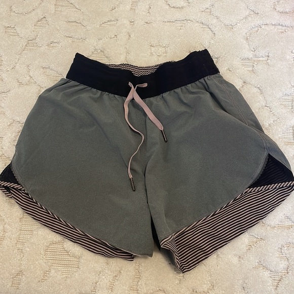 Lululemon Go the Distance Reversible Short - Picture 7 of 9